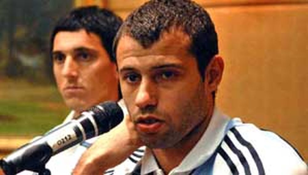Mascherano dijo que hay que buscar el mejor sistema para Messi