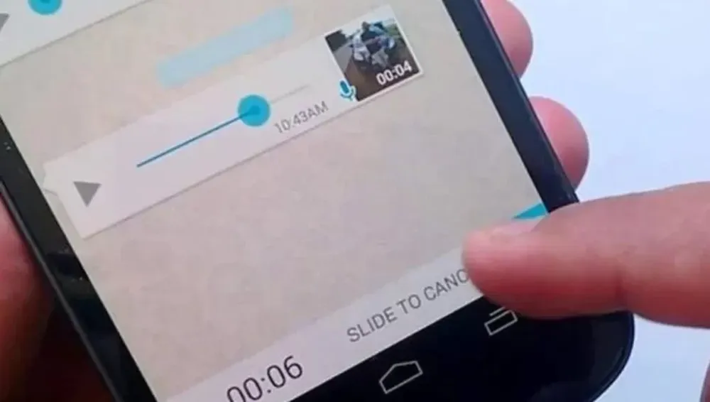 El truco para cambiar la voz en los audios de WhatsApp