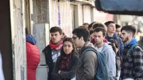 Una leve baja del desempleo: un 6,9% en el primer trimestre