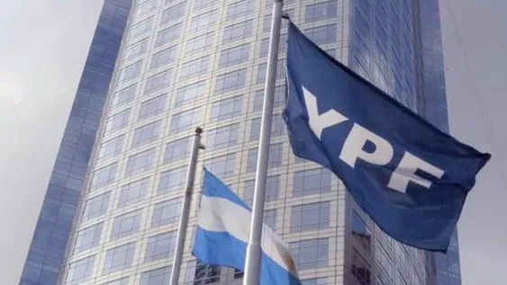 La justicia de Estados Unidos frenó las demandas en el juicio por YPF, mientras define la cuestión de fondo.