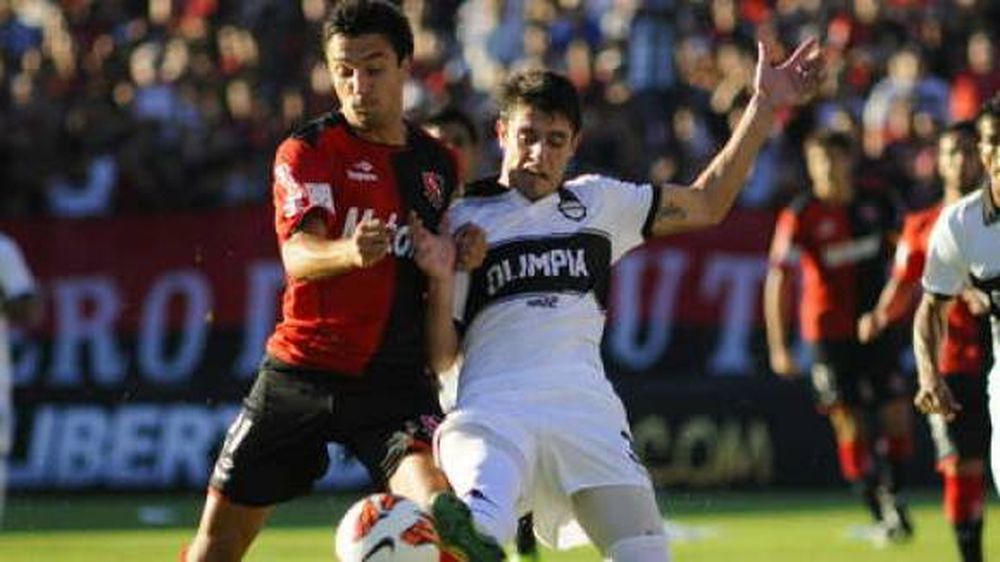 Newell’s arrancó su sueño copero con una victoria ante Olimpia