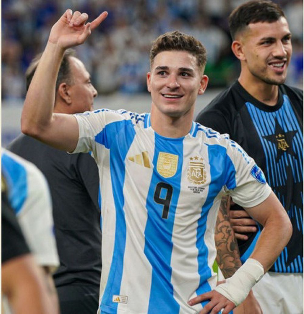 SÍMBOLO. Julián Alvarez está en un momento brillante y Argentina lo sabe.