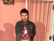 El delincuente que fue detenido en Chimbas por la víctima y su hijo. El delincuente que fue detenido en Chimbas por la víctima y su hijo.