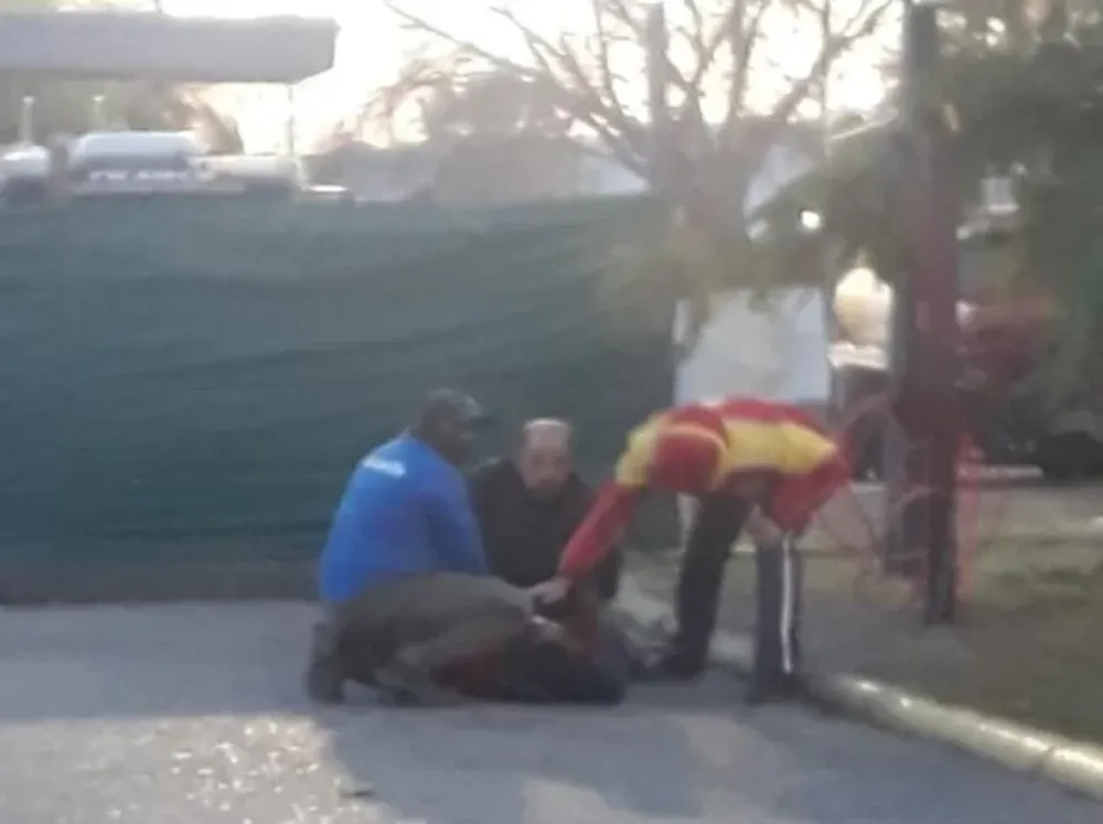 Se reventó el neumático mientras lo calibraba y debió ser trasladado al hospital