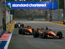 Norris y Piastri se tocaron en la última vuelta de la Sprint de Singapur y el australiano debió abandonar. Norris y Piastri se tocaron en la última vuelta de la Sprint de Singapur y el australiano debió abandonar.