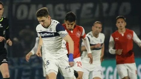 Gimnasia le ganó a Independiente y es líder