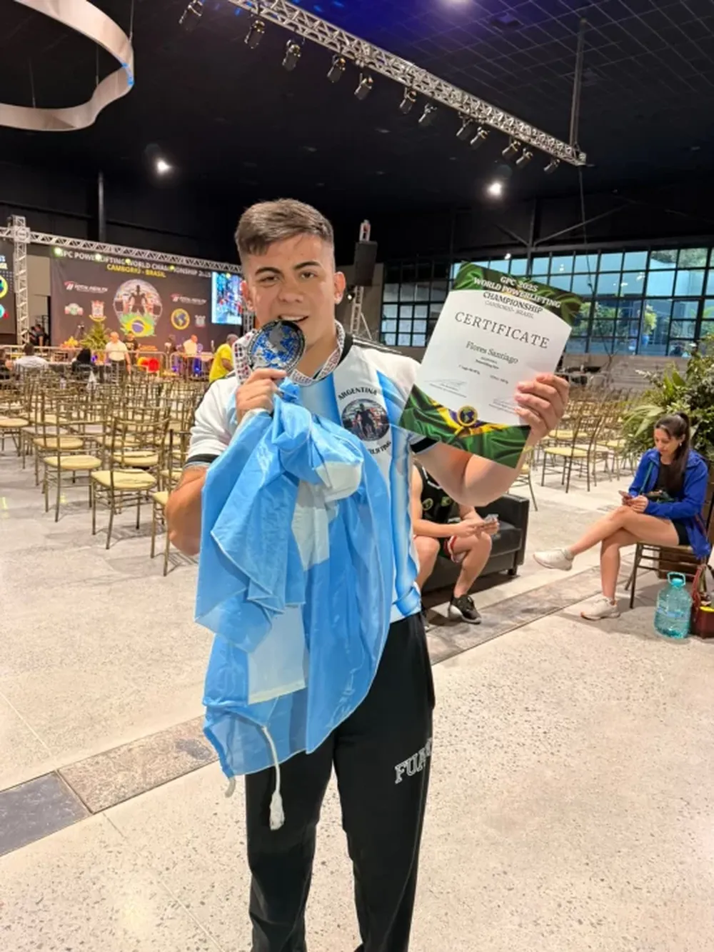 Campeón. Santiago Flores estará de regreso este lunes en San Juan y Albardón se prepara para recibirlo.