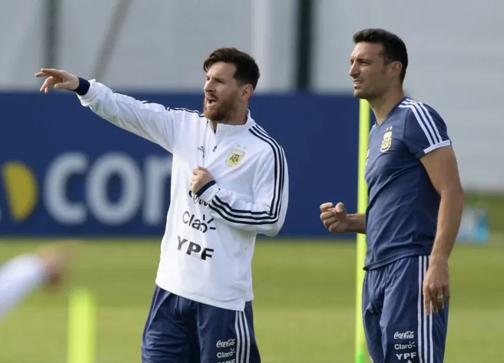 Messi y Scaloni mantuvieron una charla y hay chances de que el 10 descanse
