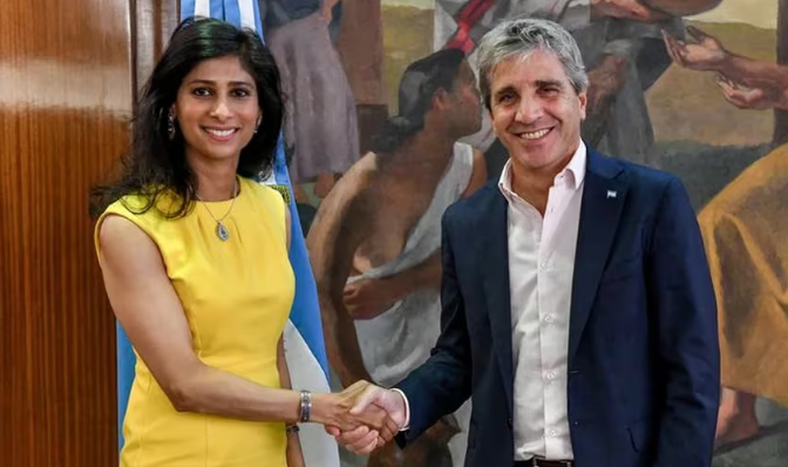 El Gobierno y el FMI estudian un nuevo plan y analizan si habrá un refuerzo de reservas al Banco Central