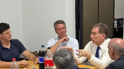 Diego Santilli con José Peluc, Martín Turcumán y Bruno Olivera.-