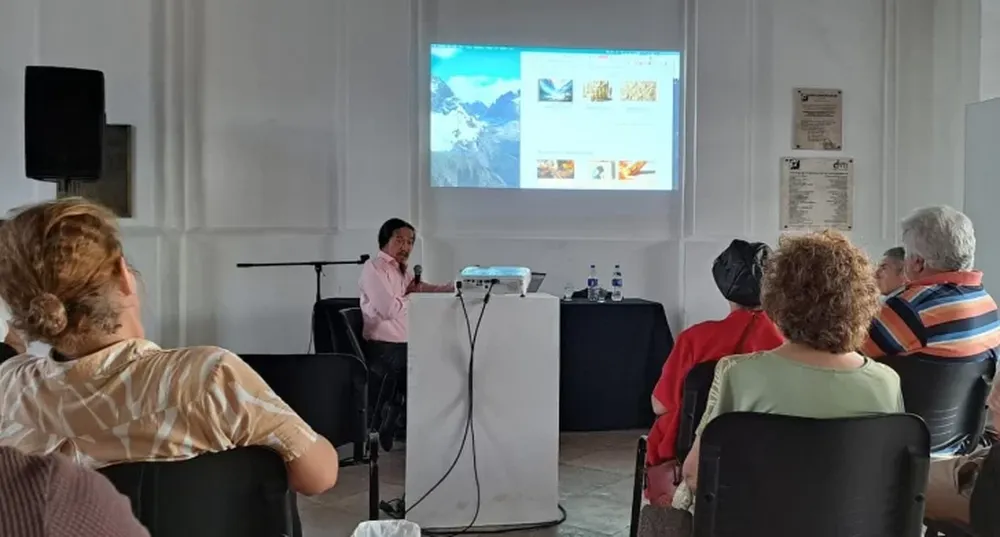 PRIMER ENCUENTRO  entre el emprendedor y artistas locales, realizado en el Centro Cultural Estación San Martín. 
