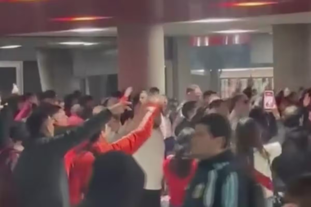 Que se vayan todos, la hinchada de River explotó contra los jugadores, Coudet y la dirigencia.&nbsp;