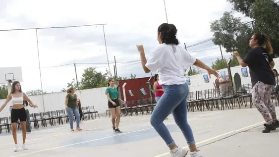 Desafiaron el cansancio para aprender a bailar samba en tan sólo 90 minutos