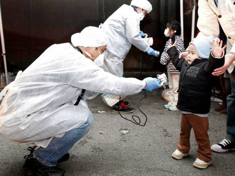 Japón examina a 360.000 niños por Fukushima