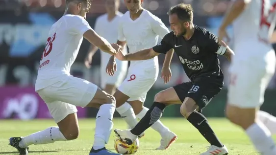 San Lorenzo ganaba con gol del sanjuanino Botta, pero en el final Estudiantes lo amargó