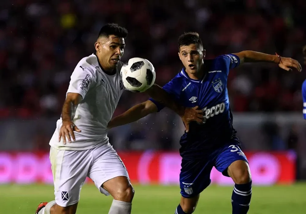 Independiente perdió como local ante Atlético Tucumán y se alejó