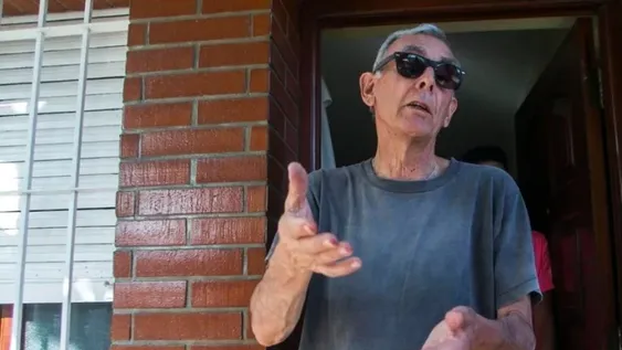 Delincuentes vestidos de policías robaron casi $3 millones a un matrimonio de jubilados