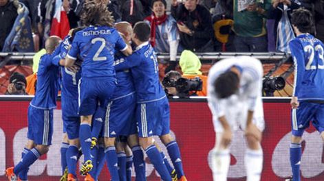 Argentina clasificó a octavos ganando los tres partidos