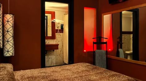 encontraron a una pareja con disparos en la nuca y la boca dentro de un hotel alojamiento