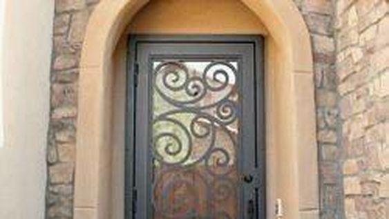 Regresó a su casa y descubrió que le habían robado dinero y herramientas