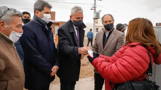 Entregaron en Sarmiento 30 viviendas de una obra que estuvo paralizada durante años