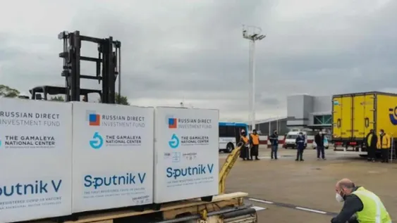 Difieren la segunda dosis de todas las vacunas al menos por 3 meses