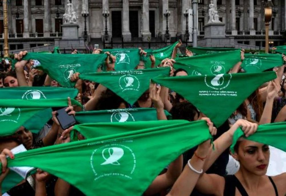Tras el rechazo al aborto, 4.000 argentinos iniciaron el trámite para abandonar la Iglesia