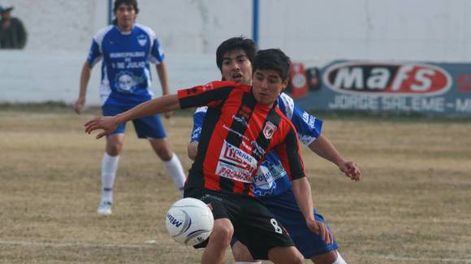 El “9” cedió la punta