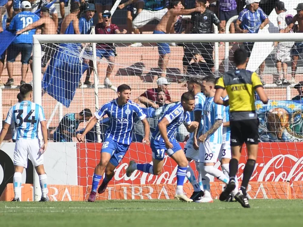 Racing continúa en la confusión y perdió con Godoy Cruz en Mendoza