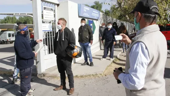 Emicar comenzó con mucho orden y un formato de turnos que vino para quedarse