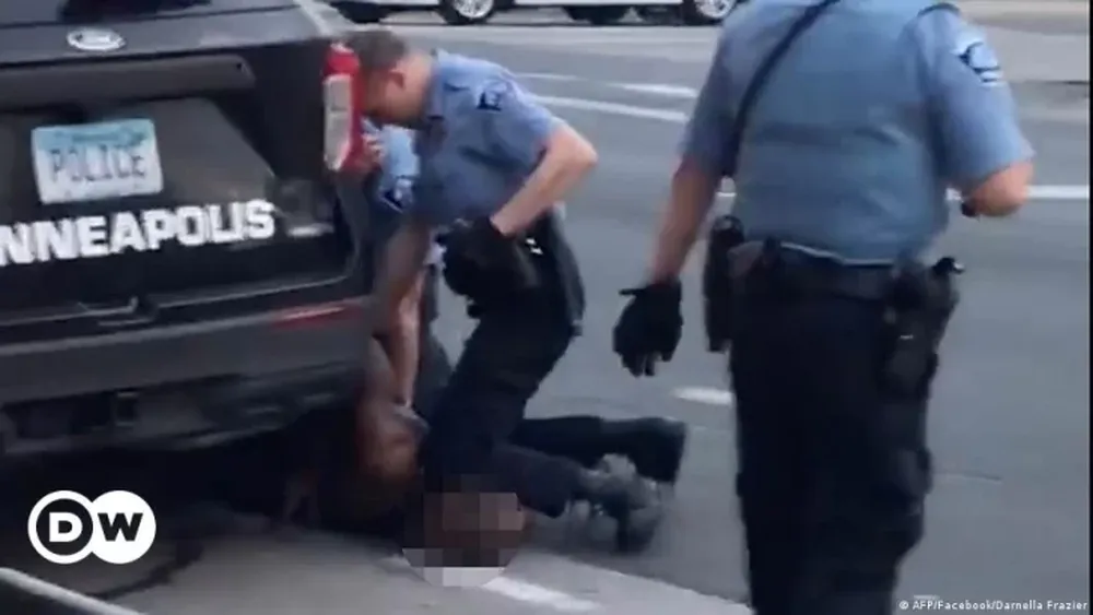 Dos policías fueron condenados con penas de cárcel por el asesinato de George Floy