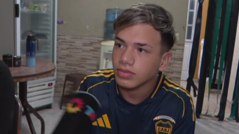 Joven apuñalado por su compañera.