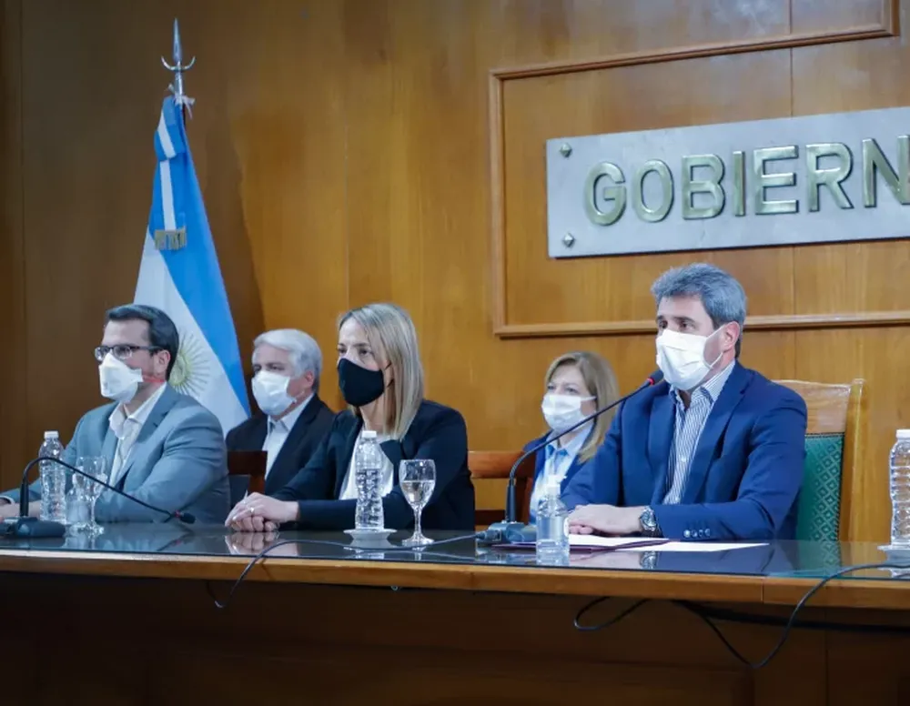 La nueva fase, un guiño a la economía y un fuerte control para frenar el brote