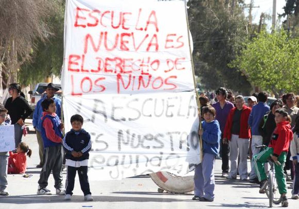 Tras la toma de una escuela   tendrán clases en módulos