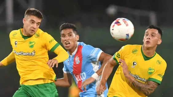 Defensa y Justicia sufrió una expulsión y permitió reacción de Arsenal para empatarlo