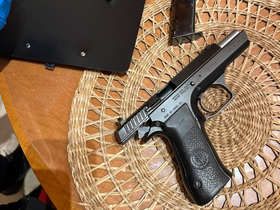 Secuestraron una pistola 9 mm durante un allanamiento por una denuncia de amenaza
