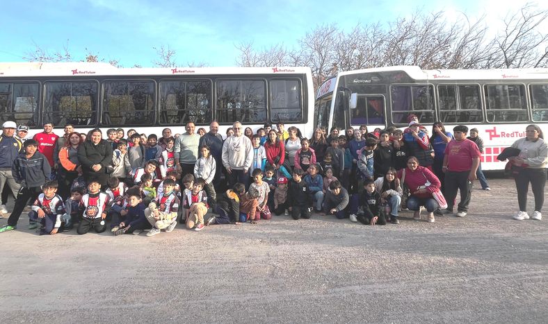Solidaridad: útiles, bicicletas y paseo inolvidable, el combo que transformó la realidad de chicos en Angaco