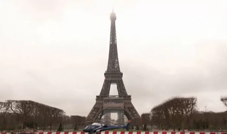 La Torre Eiffel creció seis metros por la colocación de una nueva antena