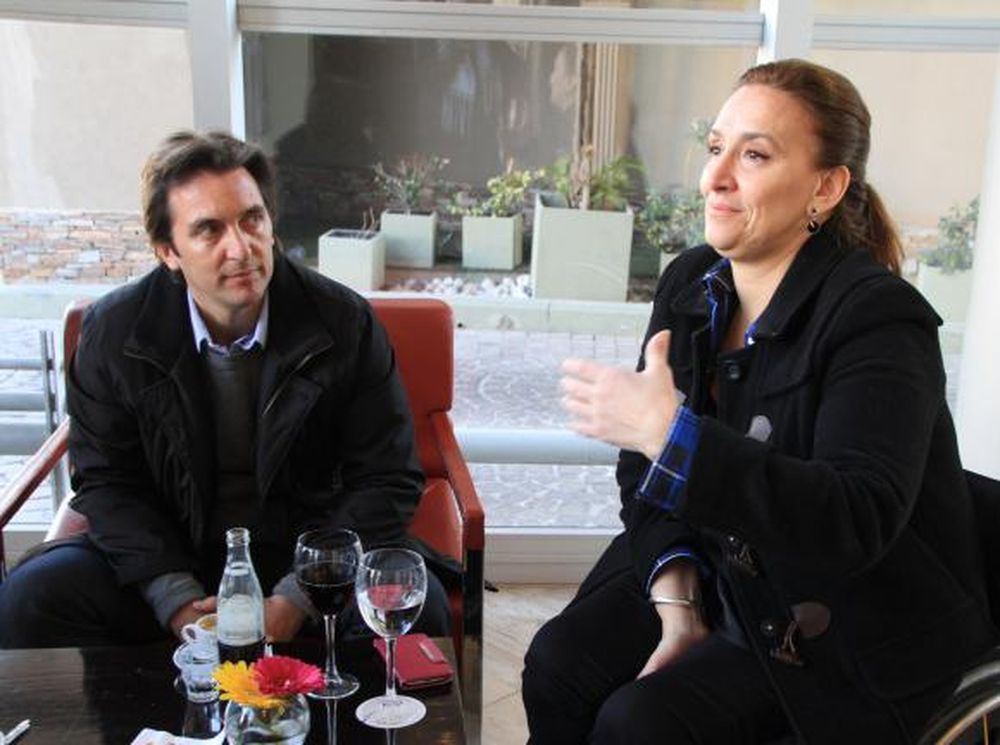La vicepresidenta llega hoy para cumplir dos promesas