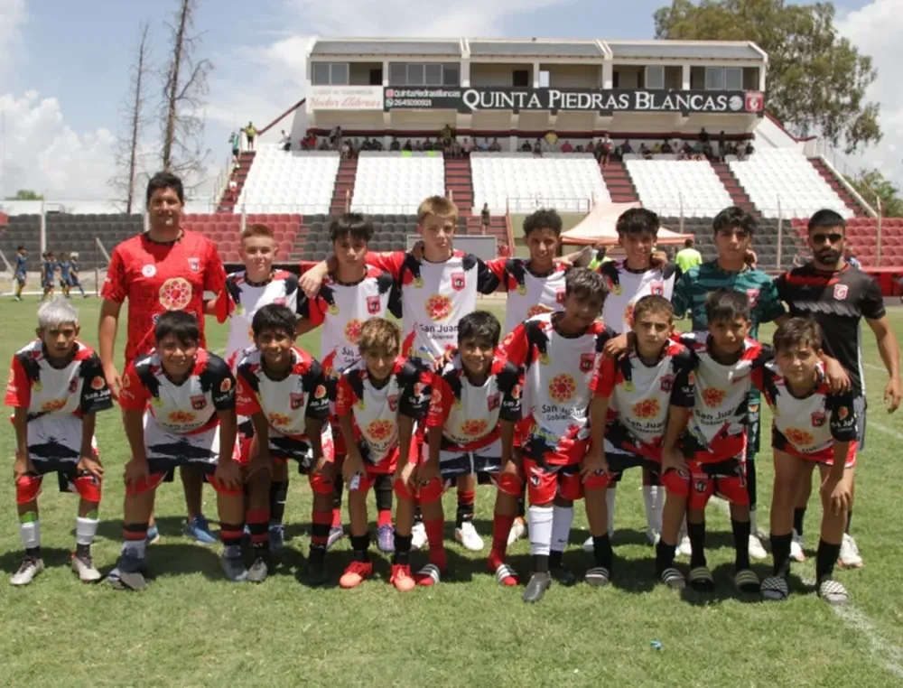 ATLÉTICO TRINIDAD, el anfitrión del certamen en su categoría 2012. Entusiasmo y calidad.