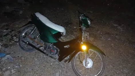 Se llevaron una moto, se resistieron con violencia y terminaron tras las rejas