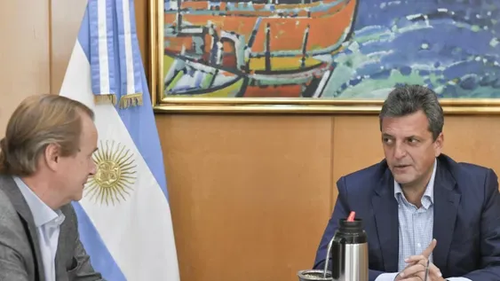 Economía culpa a los rumores propios de la corrida del dólar