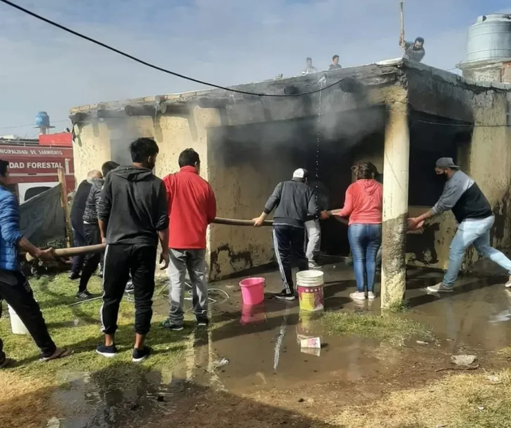 Queman el departamento que alquilaba un joven, ¿por problemas con otro inquilino?