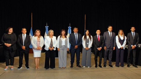 La intendenta Rodríguez con el Concejo Deliberante de Chimbas.-