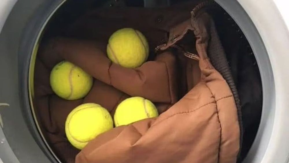Para qué sirve meter pelotas de tenis en el lavarropas