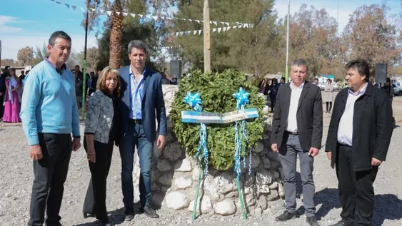 Uñac inauguró una planta de agua y festejó el aniversario de Mogna