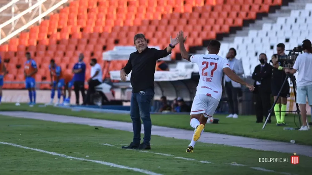 El Estudiantes del “Ruso” Zielinski sigue dulce y ahora le ganó a Godoy Cruz