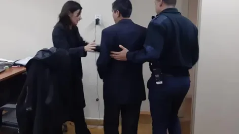 El denunciante del cura Bustos presenció los alegatos y lloró al escuchar a la fiscal