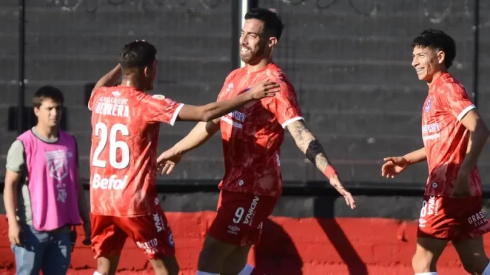 Argentinos goleó a Colón