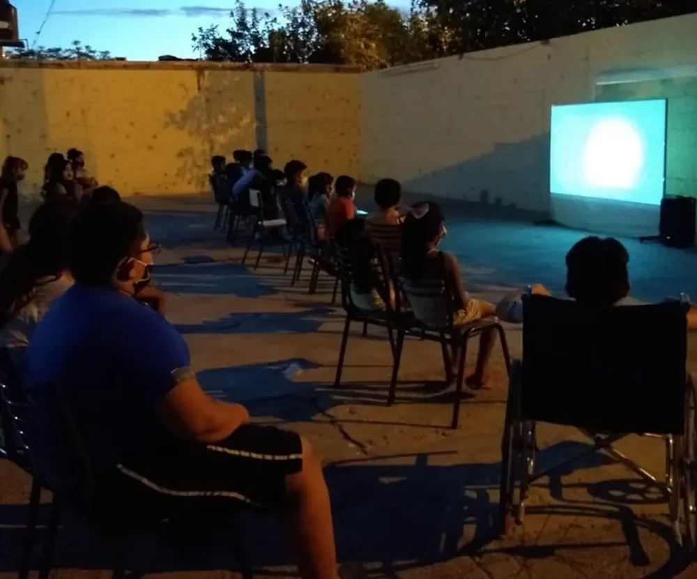 Los jóvenes que, en pandemia, llevan recreación y enseñanzas a los barrios